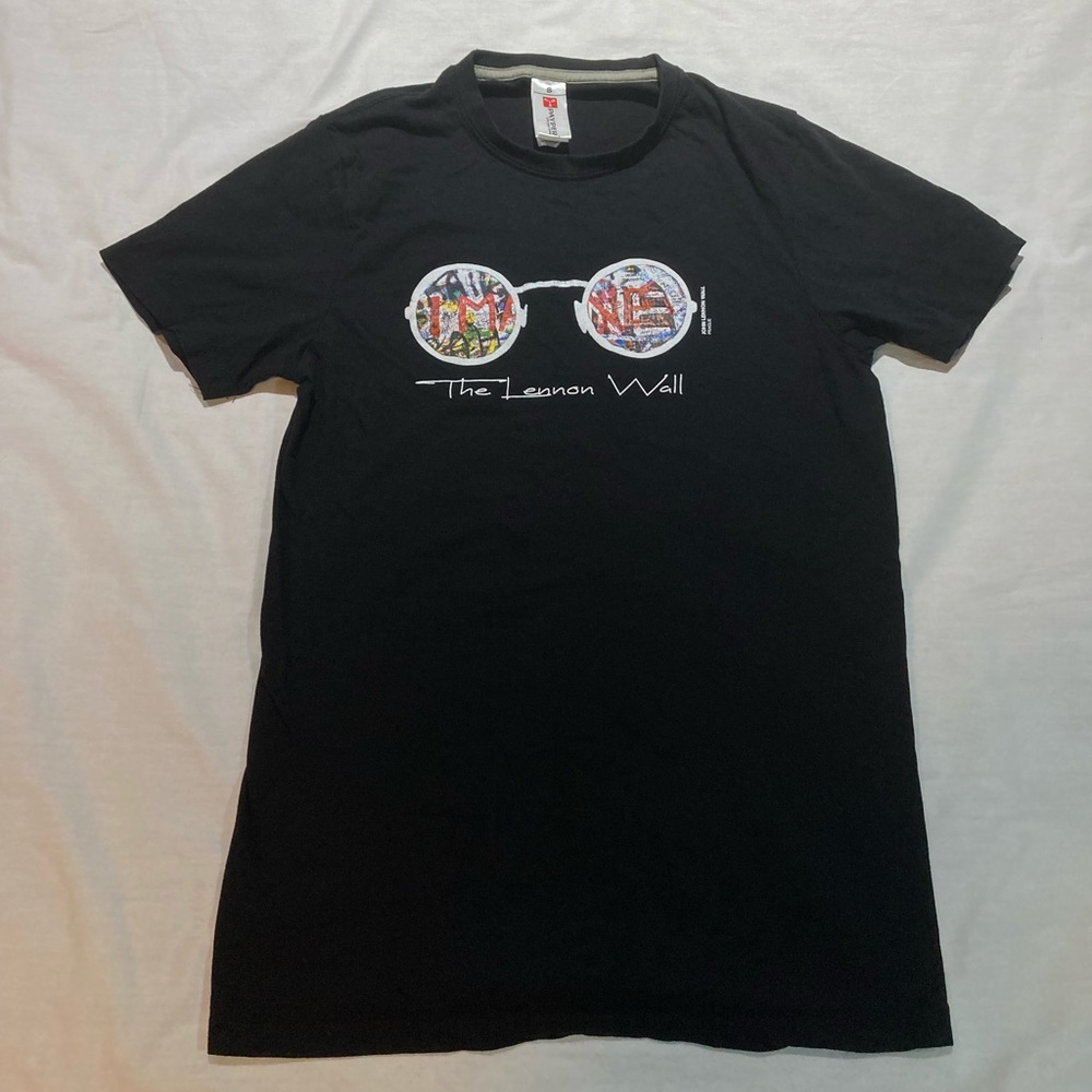 John Lennon “The Lennon Wall” Portugal T-shirt, Women’s size small